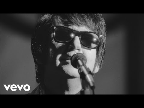 Youtube: Roy Orbison - Only the Lonely (Black & White Night 30)
