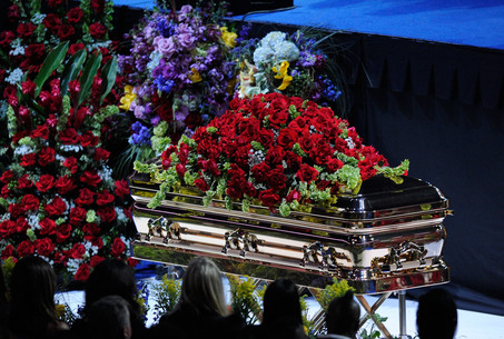 /dateien/gg55144,1252527840,large Michael-Jackson-casket