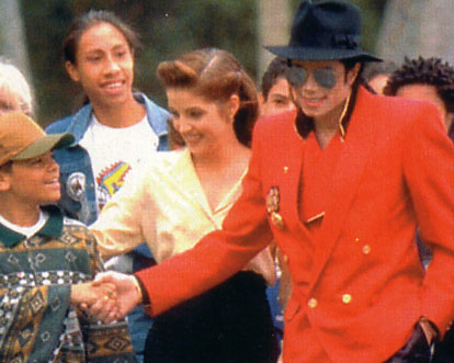 /dateien/np62480,1287986844,world-childrens-congress-at-neverland-with-michael-jackson-and-lisa-marie83-m-1