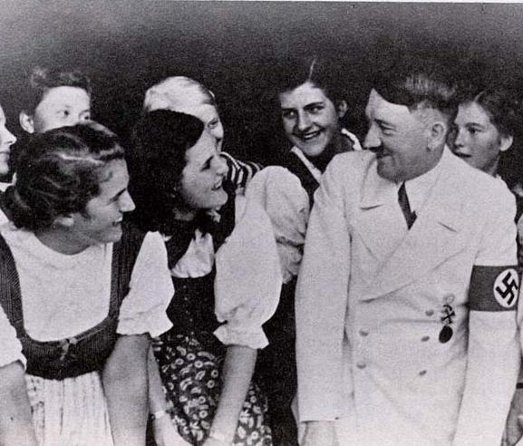 uh44337,1255467417,Hitler_Girls__School_Berchtesgaden_jk_mod.jpg?bc