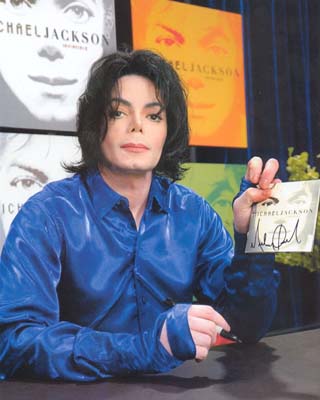 /dateien/uh55144,1254238929,Michael+Jackson invincible