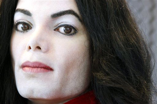/dateien/uh55144,1256243070,Michael Jackson in wax--AP Photo-Eugene Hoshiko