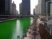 180px-Chicago River dyed green2C buildin