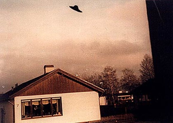 UFO Photographs 1870-2008-82.jpg March 2
