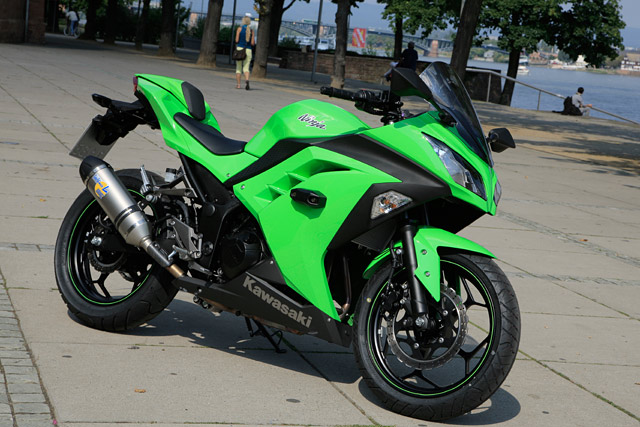 kawasaki-ninja300-test-8