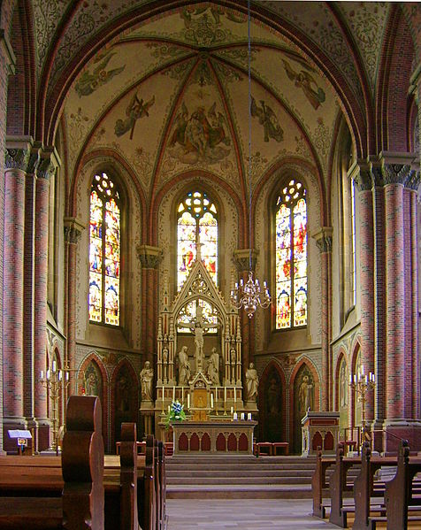 476px Papenburg Kirche innen