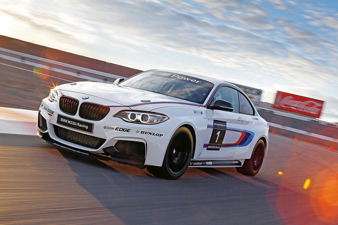 BMW-M235i-Racing-Frontansicht-fotoshowIm