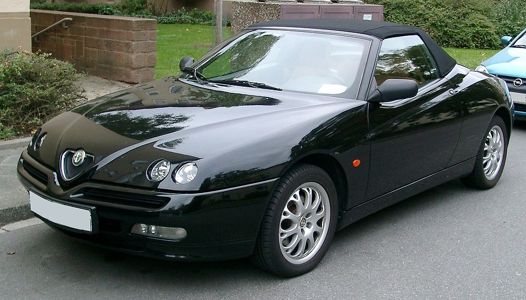 1024px-Alfa Spider front 20071025