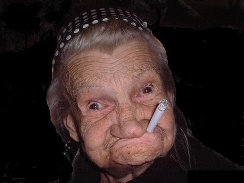Oma-mit-zigarette