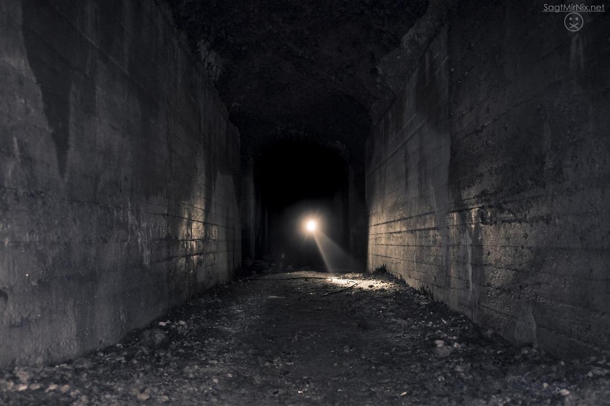 bunker licht am ende des tunnels