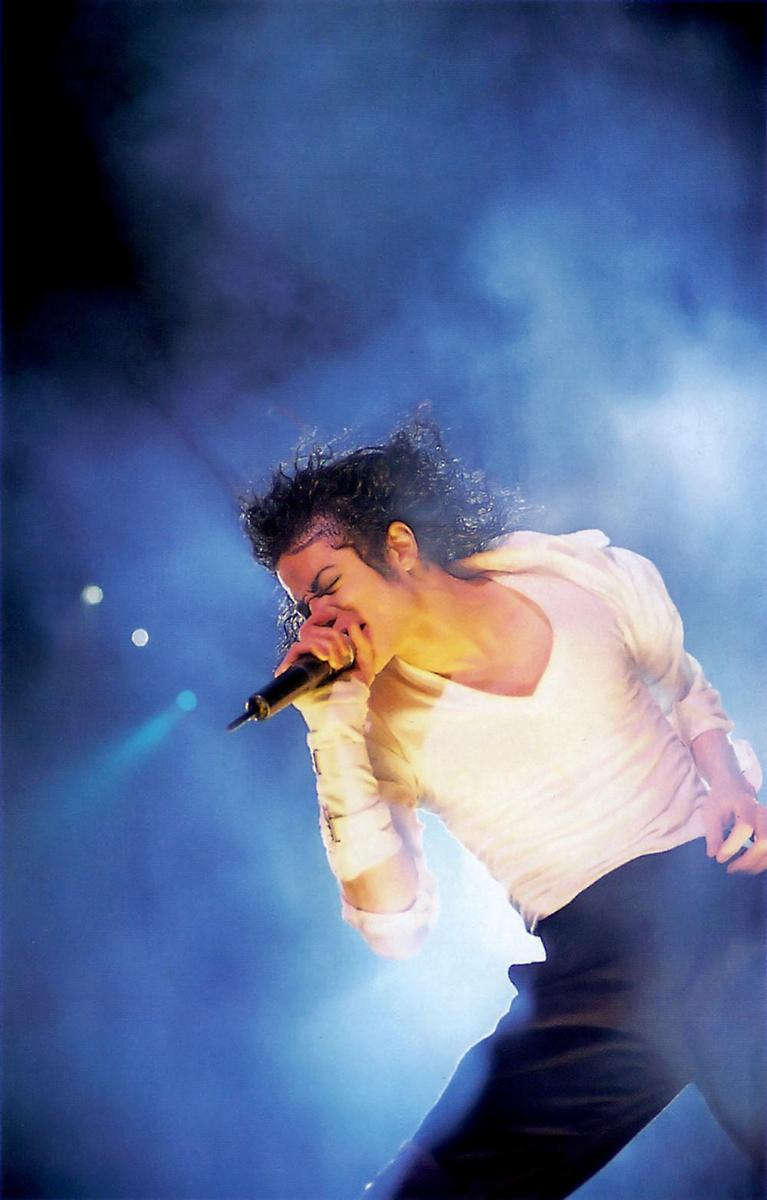 Michael-Jackson-is-the-King-of-POP-micha