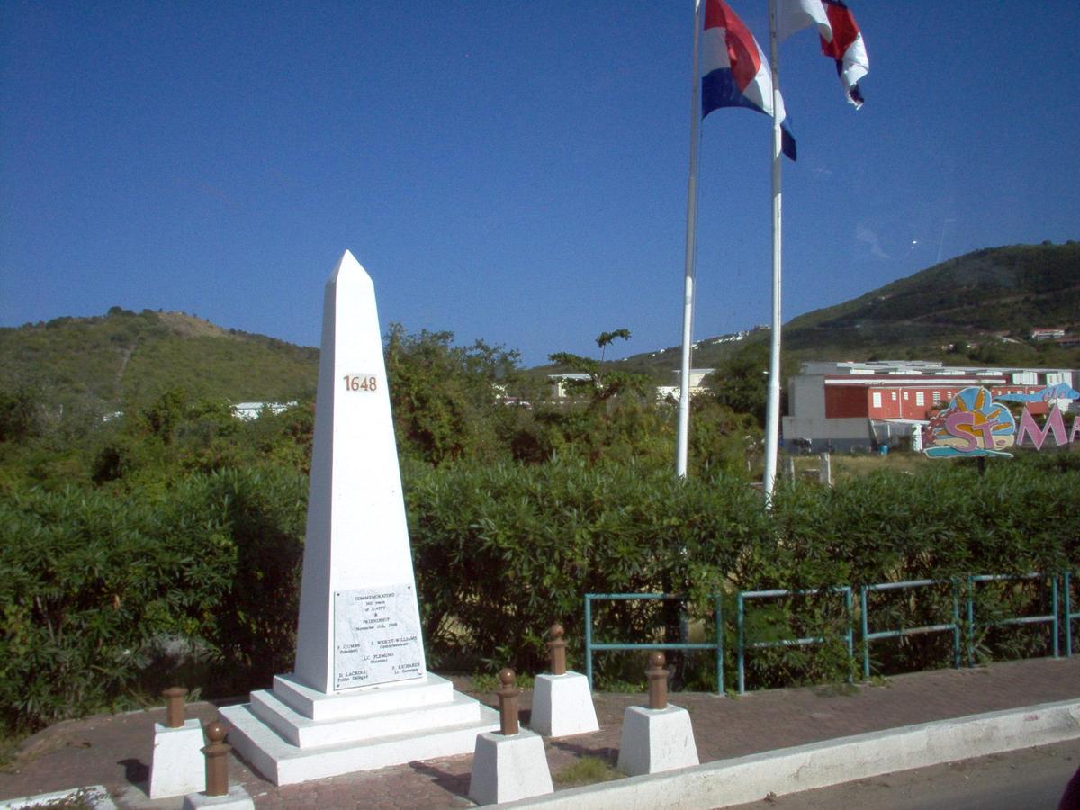 Border monument 2008
