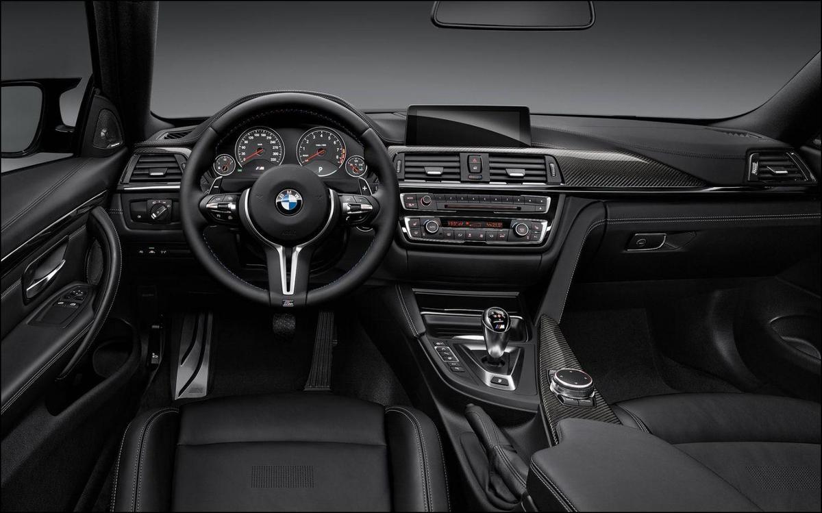 2014 BMW F82 M4 coup cockpit