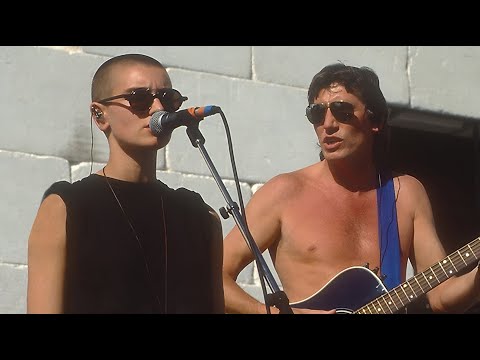 Youtube: Sinéad O'Connor e Roger Waters - "Mother"