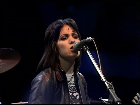 Youtube: THE RUNAWAYS - Wasted, School Days (Live) BBC Studios, (OGWT) 25th October 1977