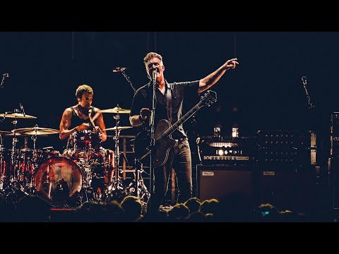 Youtube: Queens of the Stone Age - The Evil Has Landed (live at Studio Brussel)