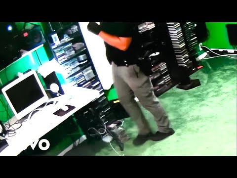 Youtube: Afroman - Will You Help Me Repair My Door (Official Video)