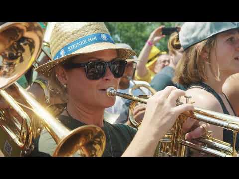 Youtube: Gesamtspiel Woodstock der Blasmusik  2018 - Hitradio Ö3 Song "Tage wie diese"