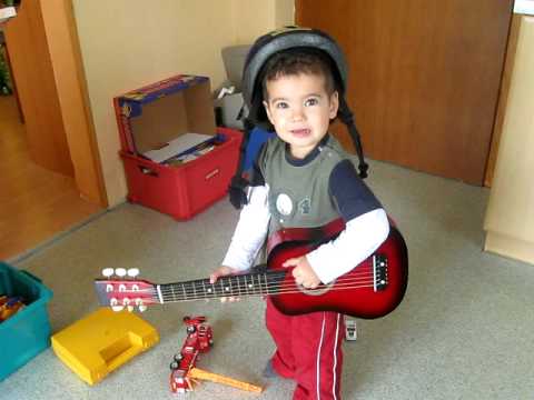 Youtube: Noah singt das "Kleiner roter Traktor" Lied