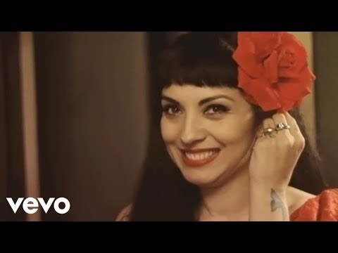 Youtube: Mon Laferte - Mi Buen Amor (Video Oficial) ft. Enrique Bunbury