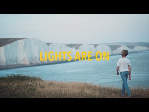Youtube: Tom Rosenthal - Lights Are On (Official Video)