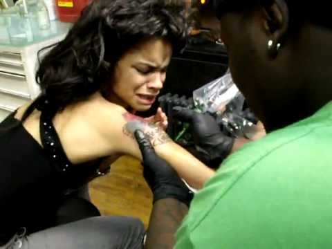 Youtube: She wanted the tattoo 1/2