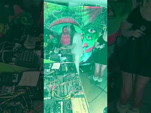 Youtube: DJ HUNDEFRIEDHOF - Katzenenergie