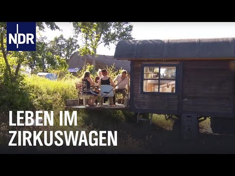 Youtube: Alternativ leben in Schleswig-Holstein: Ein Dorf voller Zirkuswagen | die nordstory | NDR Doku
