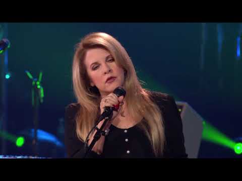 Youtube: Lindsey Buckingham & Stevie Nicks - Never Going Back Again (HD)