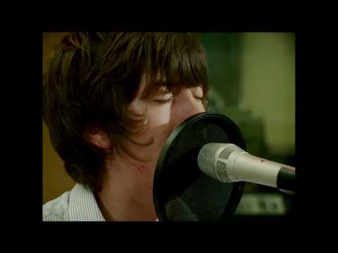 Youtube: Arctic Monkeys - Teddy Picker (Official Video)