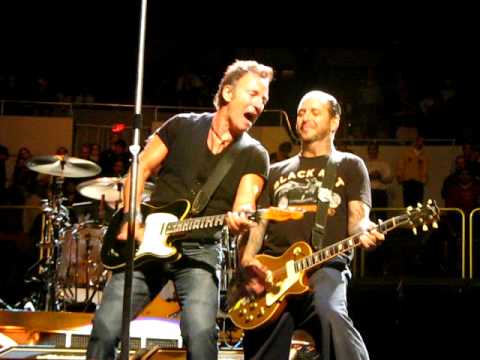 Youtube: BRUCE SPRINGSTEEN MIKE NESS BAD LUCK SPORTS ARENA LOS ANGELES APRIL 16, 2009 SOCIAL DISTORTION