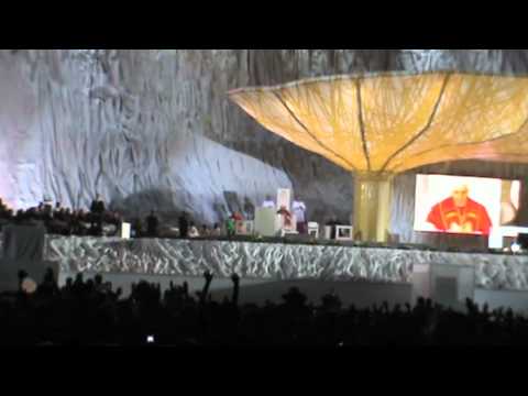Youtube: NO PROJECTION ABOVE THE POPE - SANTIAGO SIERRA & JULIUS VON BISMARCK - Madrid  2011