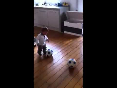Youtube: Baerke Van Der Meij, 1 year old, Football skills