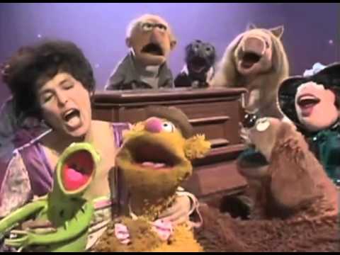 Youtube: Snoop Dogg | Who Am I (What’s My Name) | Muppets Version