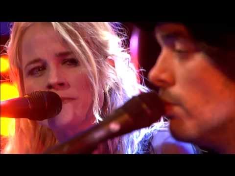 Youtube: The Common Linnets - If I Needed You - DWDD 12-3-2014