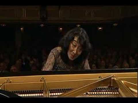Youtube: Uchida conducts Mozart's Piano Concerto #20 - Allegro I
