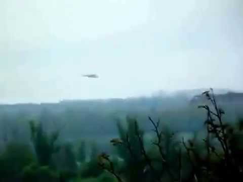 Youtube: Славянск   Вертолёт обстреливает город 02.05.2014
