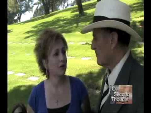 Youtube: Michael Jackson fans at FOREST LAWN, June 25th, 2010