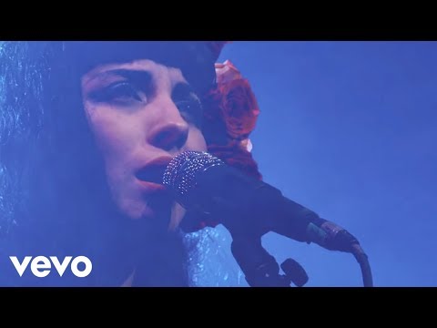 Youtube: Mon Laferte - Tu Falta De Querer (En Vivo)