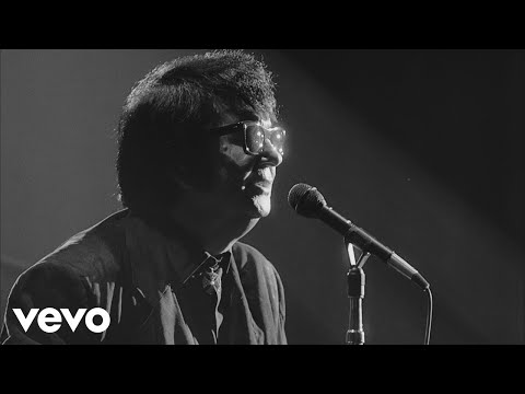 Youtube: Roy Orbison - Crying (Black & White Night 30)