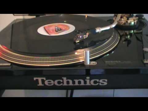 Youtube: Technics SL1200 in Gold plays Supermode Tell Me Why