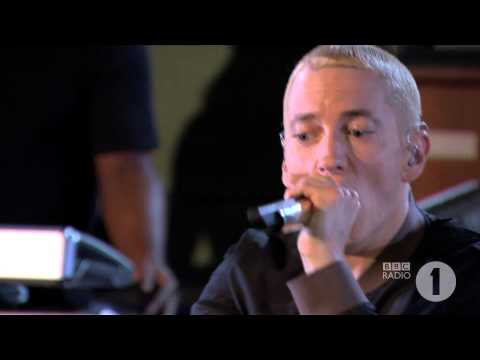Youtube: Eminem - Berzerk Live For BBC Radio 1