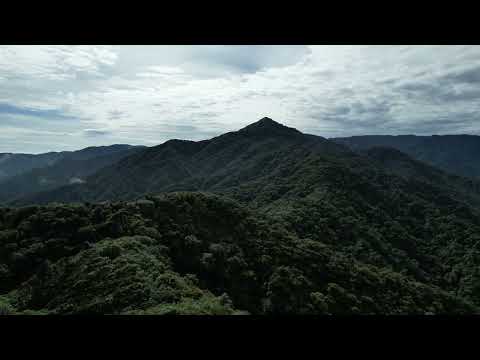 Youtube: Aerial video of the stream at the east of the Mirador