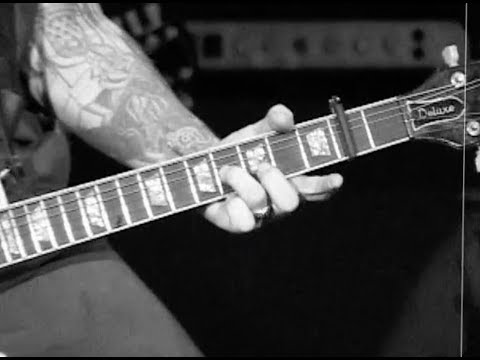 Youtube: Social Distortion - Don't Drag Me Down (Live DVD)