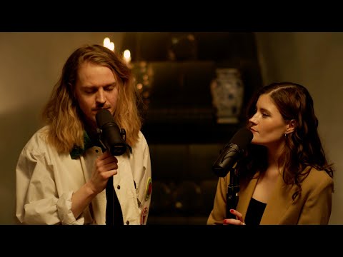 Youtube: Madeline Juno & Alex Lys - Normal Fühlen (Akustik Version)