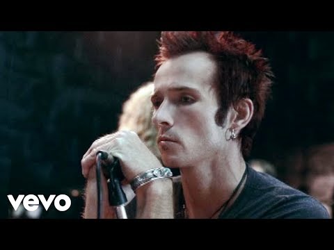 Youtube: Velvet Revolver - Fall To Pieces (Official Video)