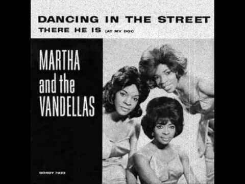 Youtube: Martha Reeves & the Vandellas - Dancing in the Street (1964)