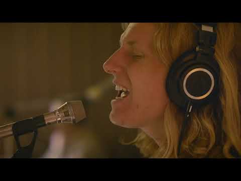 Youtube: Parcels - Everyroad (Live from Hansa Studios, Berlin)