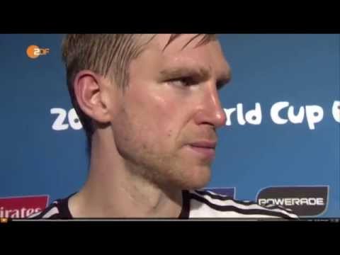 Youtube: WM 2014: Mertesacker Interview-Ausraster