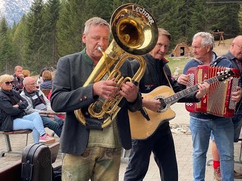 Youtube: 10 Jahre Plausch und Schmaus im Hotel Alpenrose, Tirol